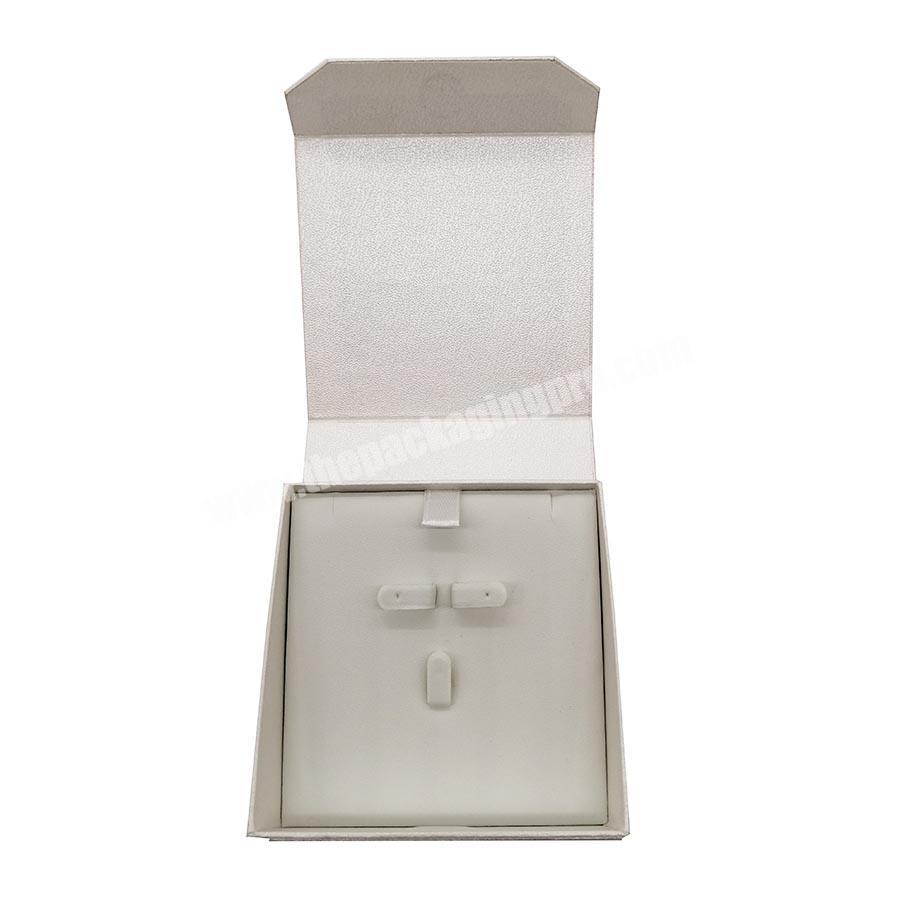 Custom Logo Silver Jewelry Packaging Box Portable Jewelry Box Necklace Jewelry Box Packaging With Logo