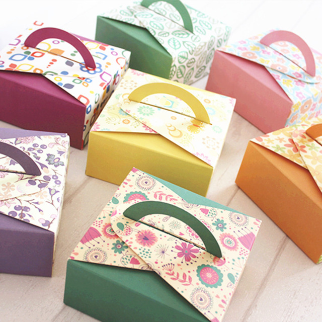 14*14*6.5cm 10pcs Paper Box with handle Container Food Gift Cookie Snacks Packaging Wedding Christmas