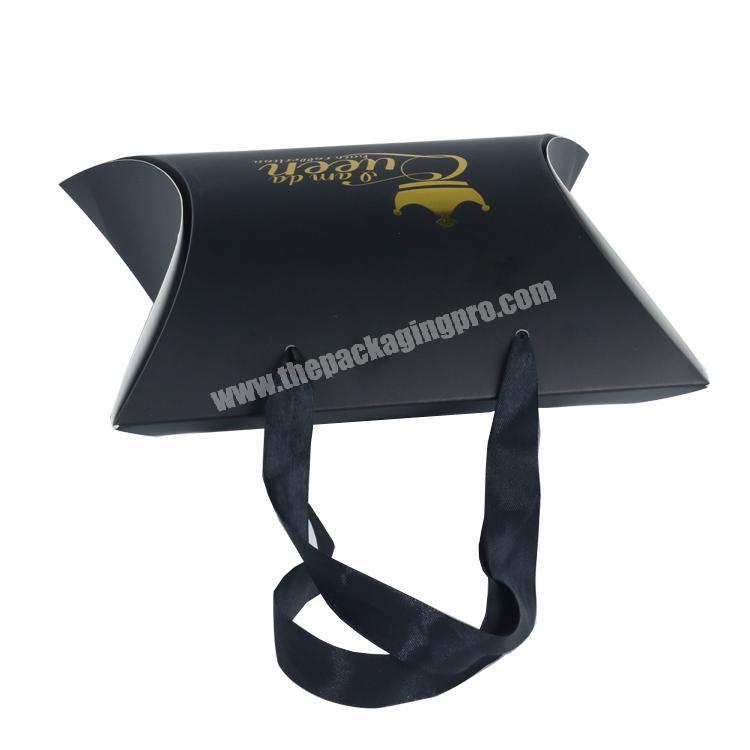 2019 Custom logo gold stamp black 350gsm paper gift wig pillow box with ribbon