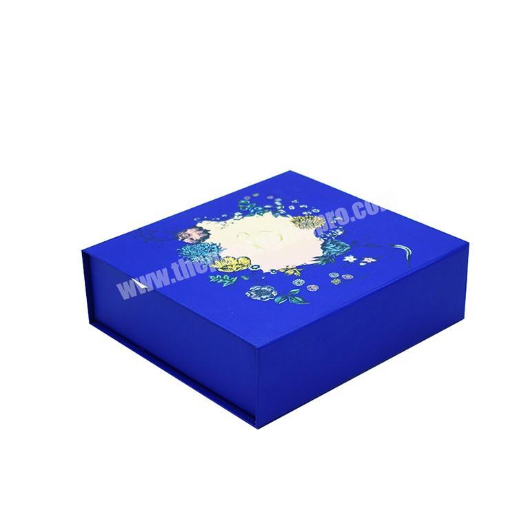 2019 Luxury custom hot stamping logo folding paper box gift box