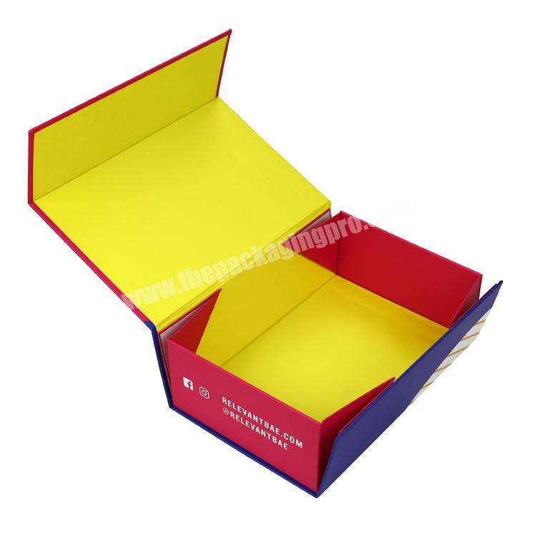 2020 Custom flat magnetic gift foldable Garment paper packaging box
