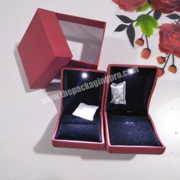 Clamshell Jewelry Ring Box With Led Light For Engagement