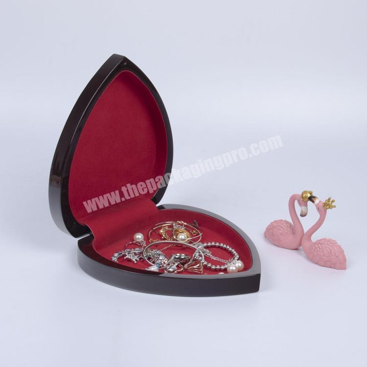 New Design Custom Heart Shape Brown Wood Lacquer Jewelry Box