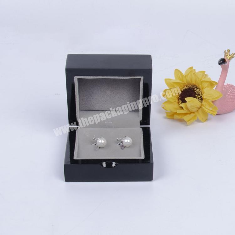Wholesale Custom Black Lacquered Small Wooden Earring Jewelry Box