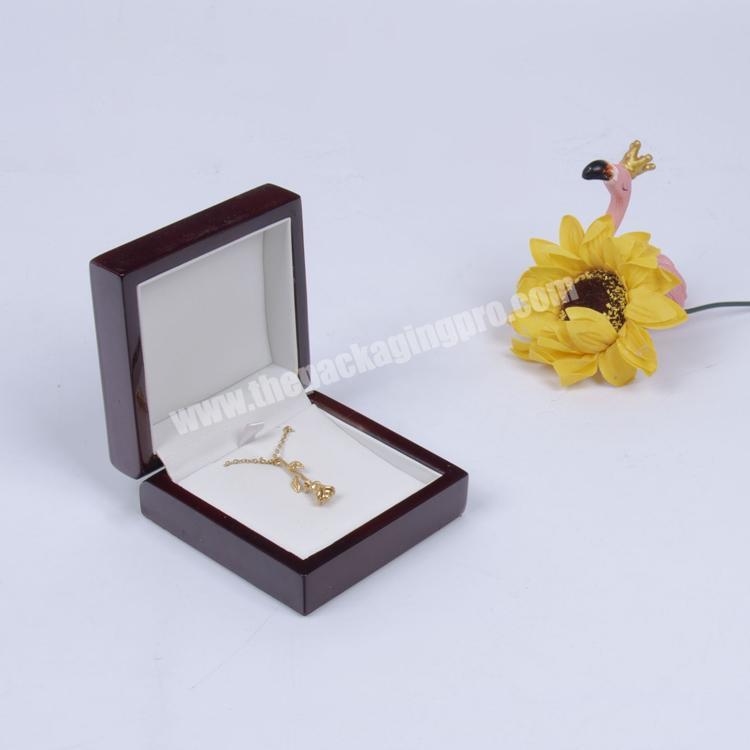 Oem Luxury Custom Lacquer Wood Womens Necklace Box Manufacturer
