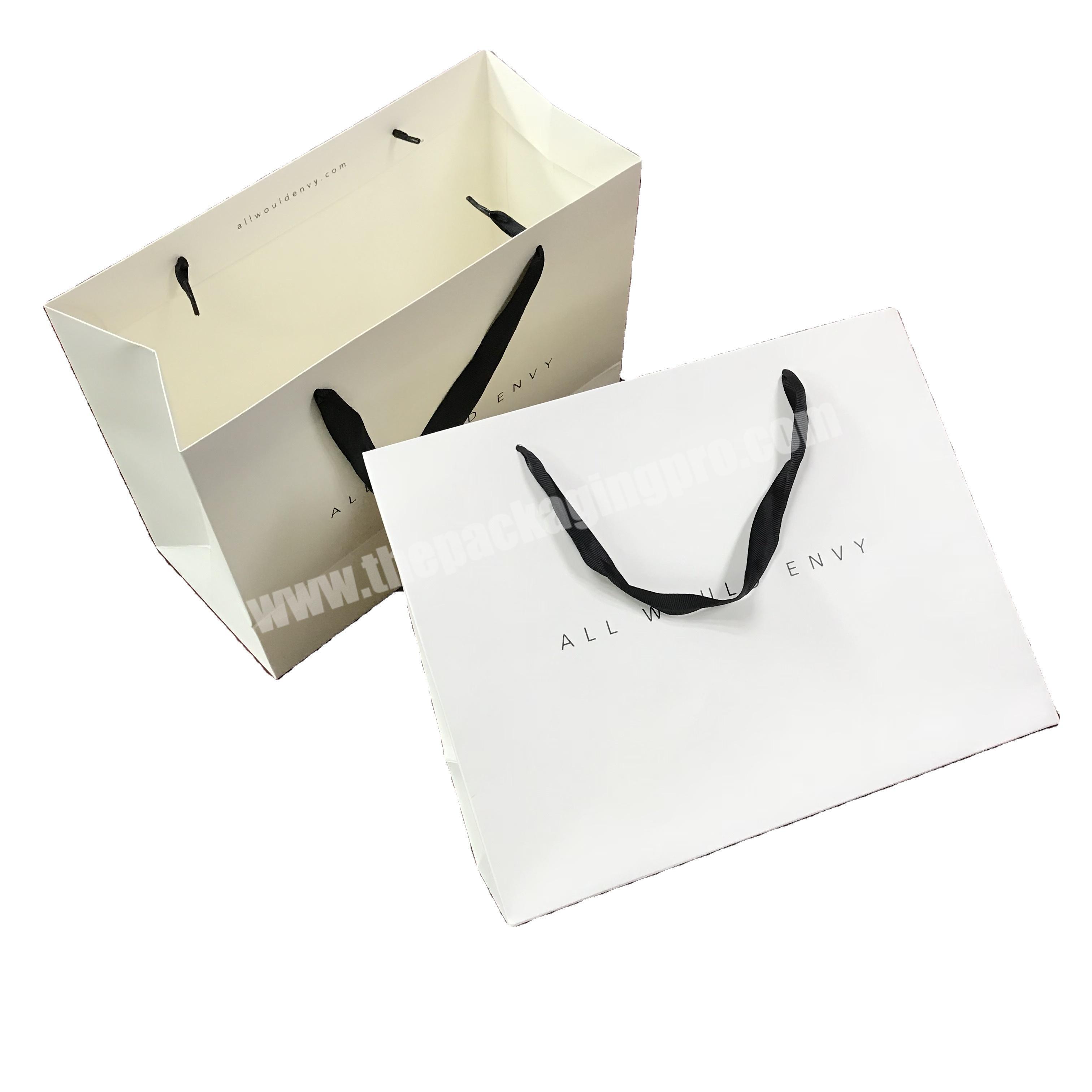 Matt Black White Border Fashion Chain Stores Horizontal Version Paper Bag With PP Handle