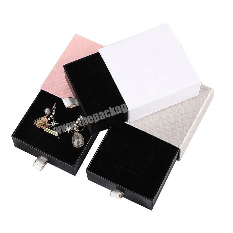 Custom Necklace Packaging Wholesale