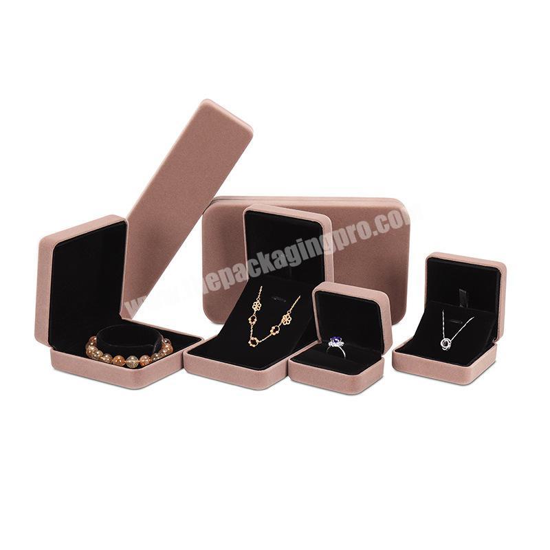 New Product Luxury Wedding Velvet Insert Jewelry Ring Case Box Customer