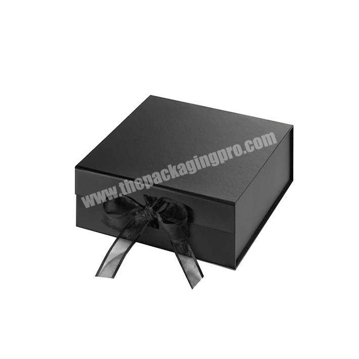 Custom matte black gift box flat magnet foldable gift box