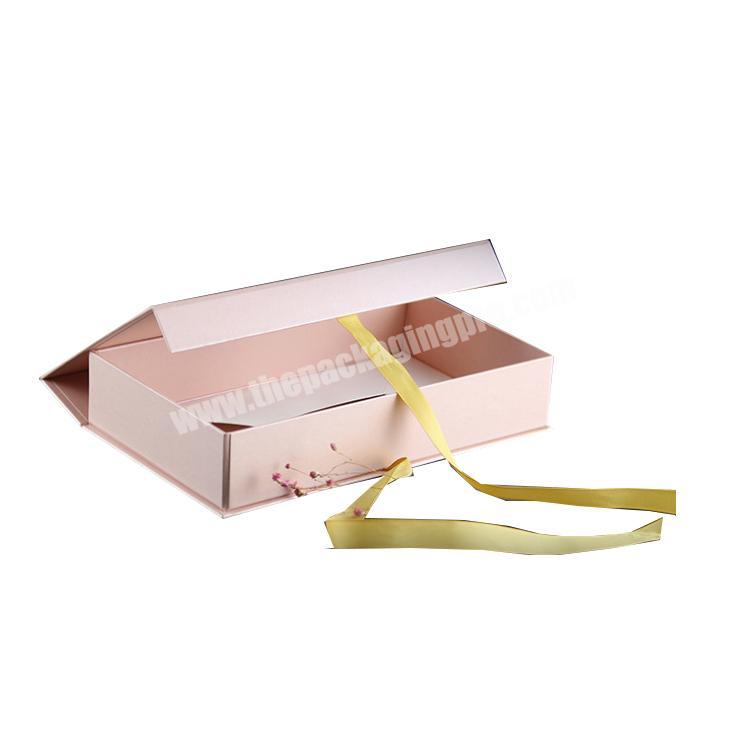 Magnetic flip book gift boxes are available in eco-friendly square foldable gift boxes with ribbons