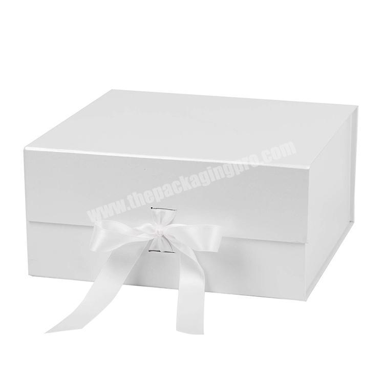Custom Eco Friendly Logo Printed Fashionable Packaging Foldable White Ribbon Magnetic Gift Box