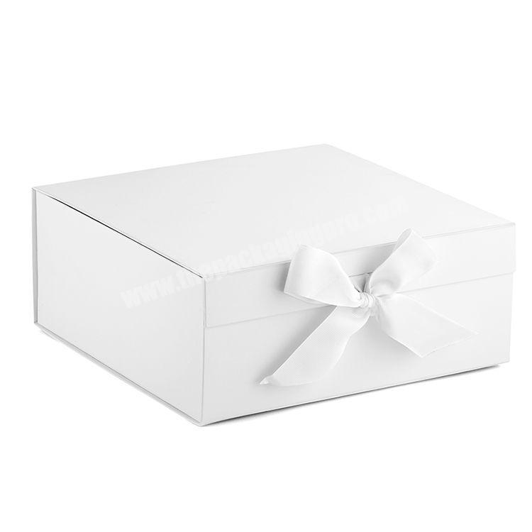 Custom Logo Rigid Cardboard Clothing Packaging White Foldable Gift Box with Ribbon Tie