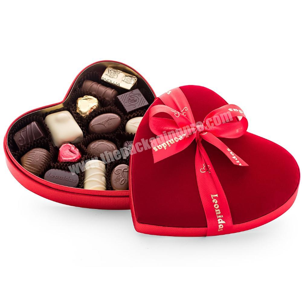 2021 new arrival high-end luxury custom size heart-shaped chocolate packaging box with ribbon