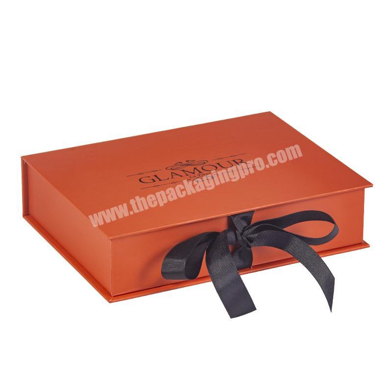 2021 New Year Gift Packaging Magnetic Small Chocolate Ribbon Wine Eyelash Custom Clothing Box