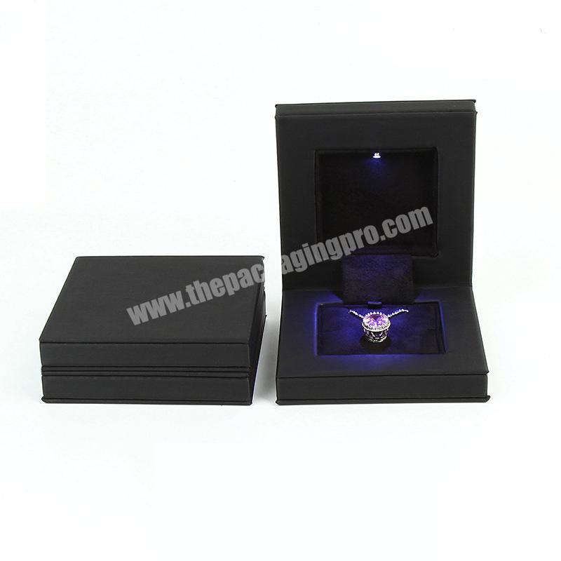2020 new wholesale luxury custom LED wedding creative wedding design engagement ring box