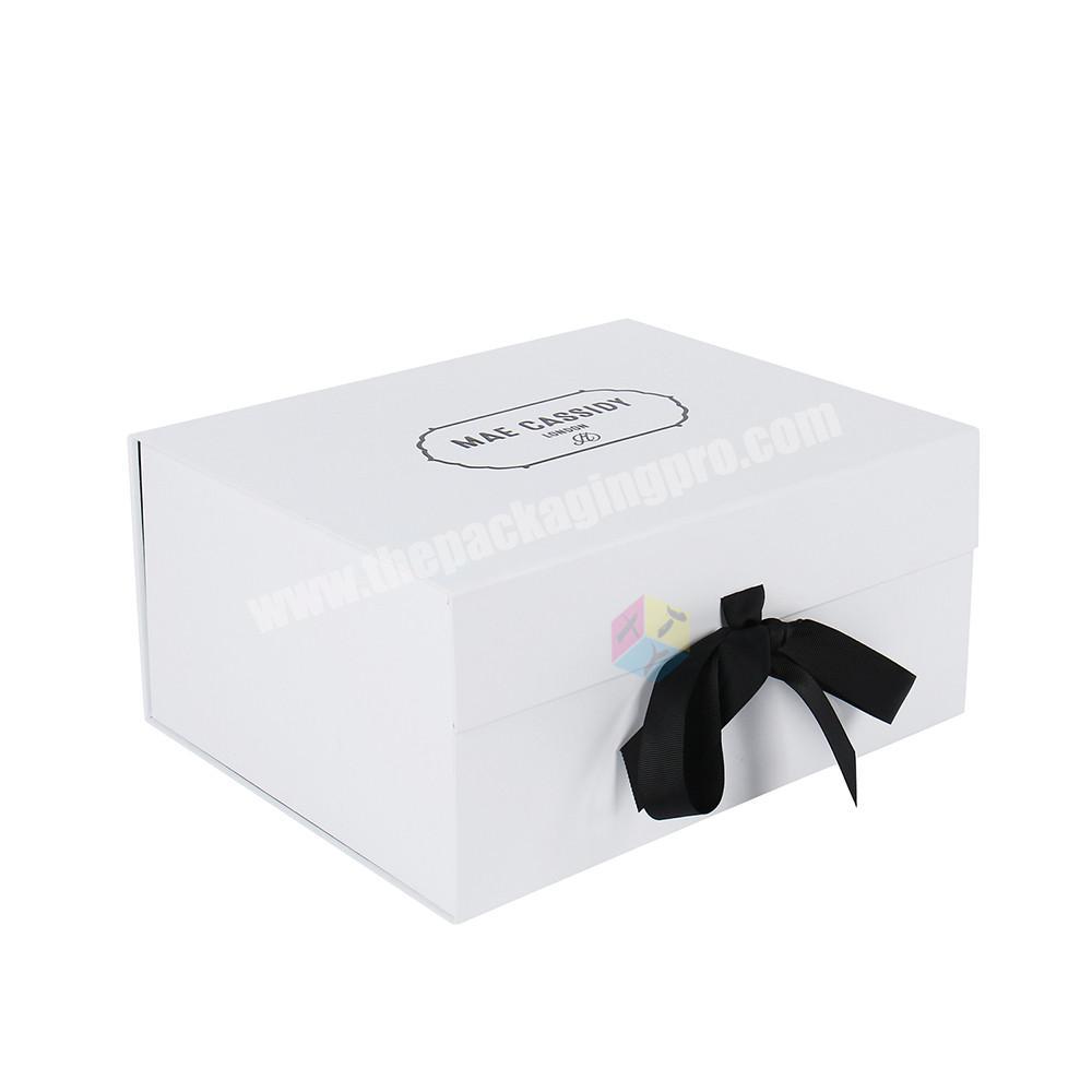 folding ribbon clothes white magnetic gift box