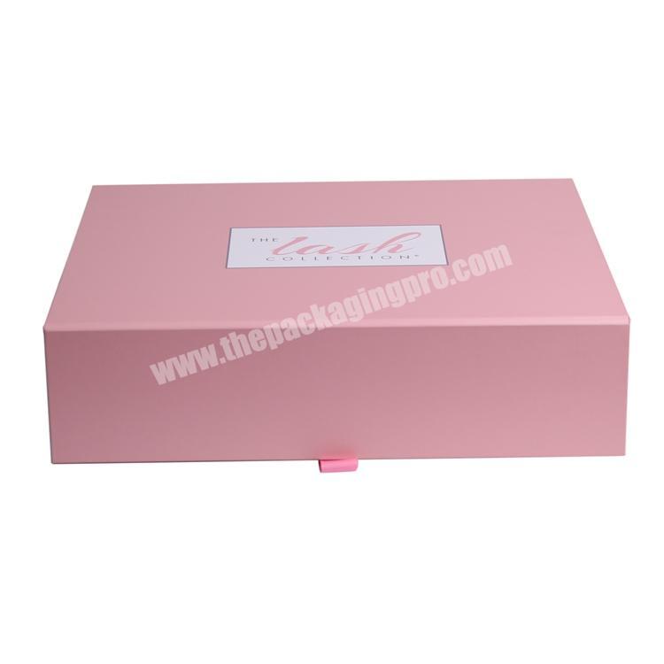 Custom luxury magnetic closure folding package cardboard bridesmaid gift paper box packaging