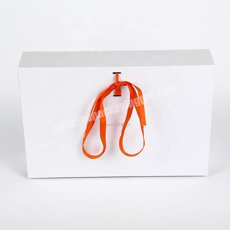 2021 Custom Luxury Flat Folding Cardboard Gift Box Paper Cardboard Folded Box With Ribbon Handing