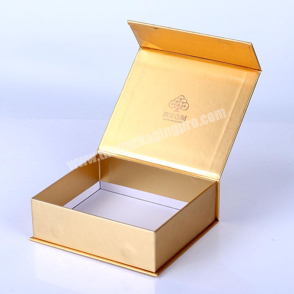 Buy luxury white and gold eyelash magnetic cardboard gift boxes packaging with customized logo
