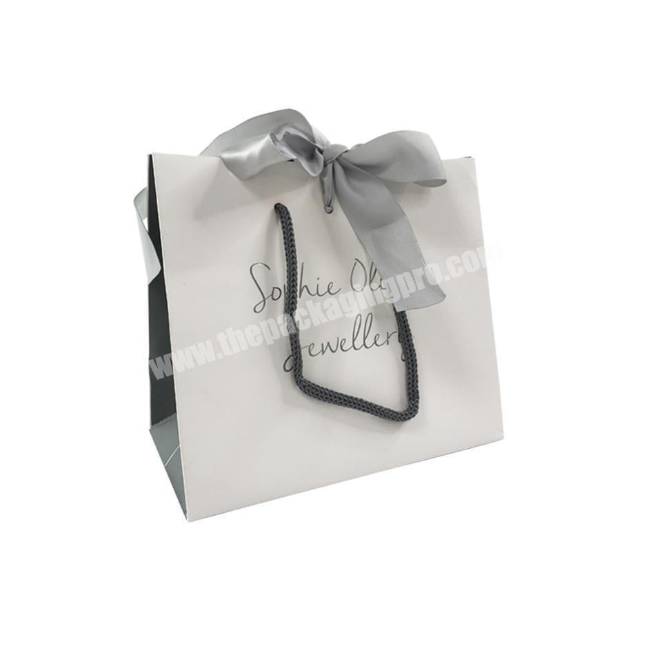 Custom White Paper Shopping Gift Bag For Your Own Logo Packaging Bag With Ribbon For Shopping Clothes And Shoes