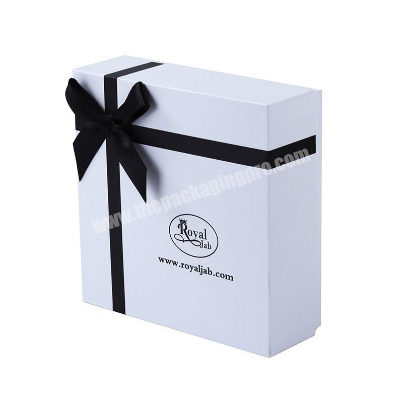 Custom  lid packaging white magnetic closure gift box with ribbon closure