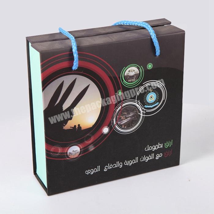 Exquisite exclusive custom design innovative book box is convenient portable rope of gift box