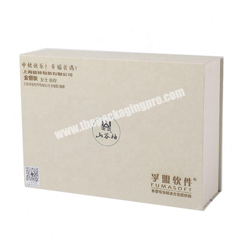 Foldable corrugated paper shipping box for kids clothes and suits with own logo