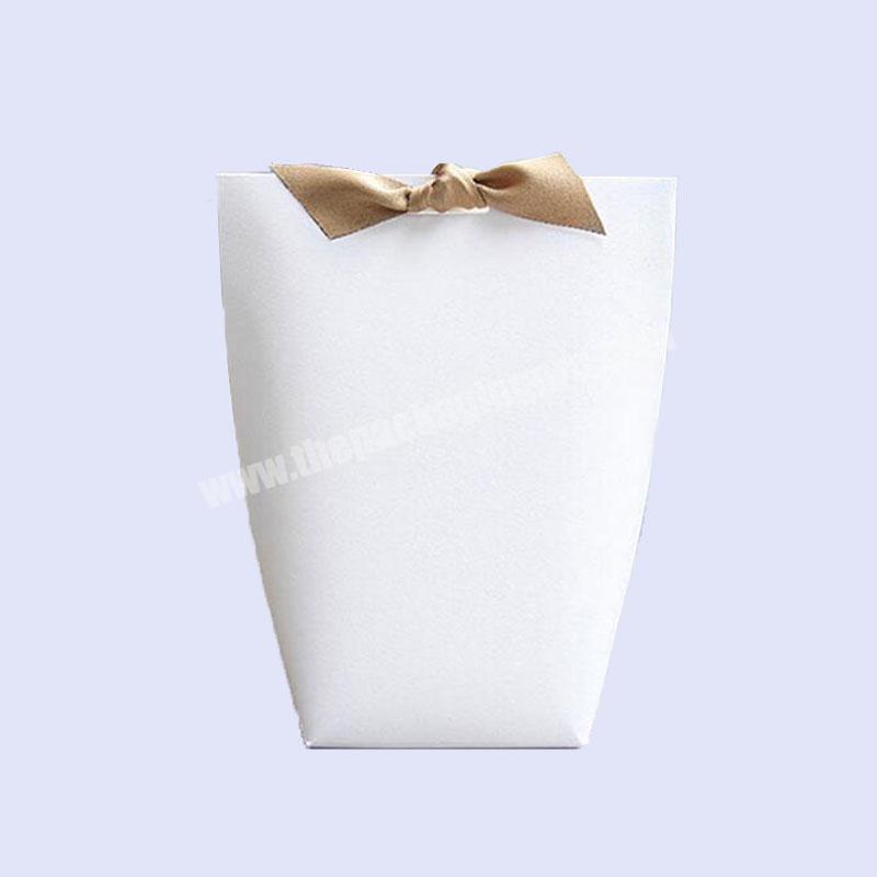 Hot Selling Women White Paper Shopping Gift Bag  Garment Apparel Packaging Bag With Ribbon Handle