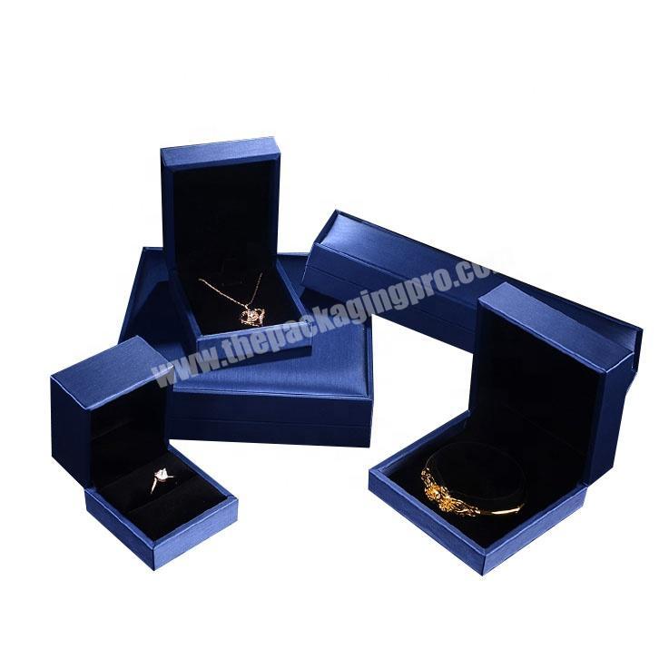 line brushed PU leather box with lid for necklace packaging with velvet