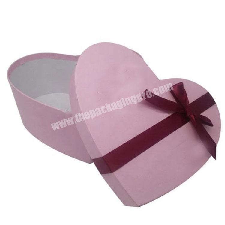 China Heart Shaped Pink Cardboard Packing Boxes Customized Paper Gift Box For Microprinting supplier