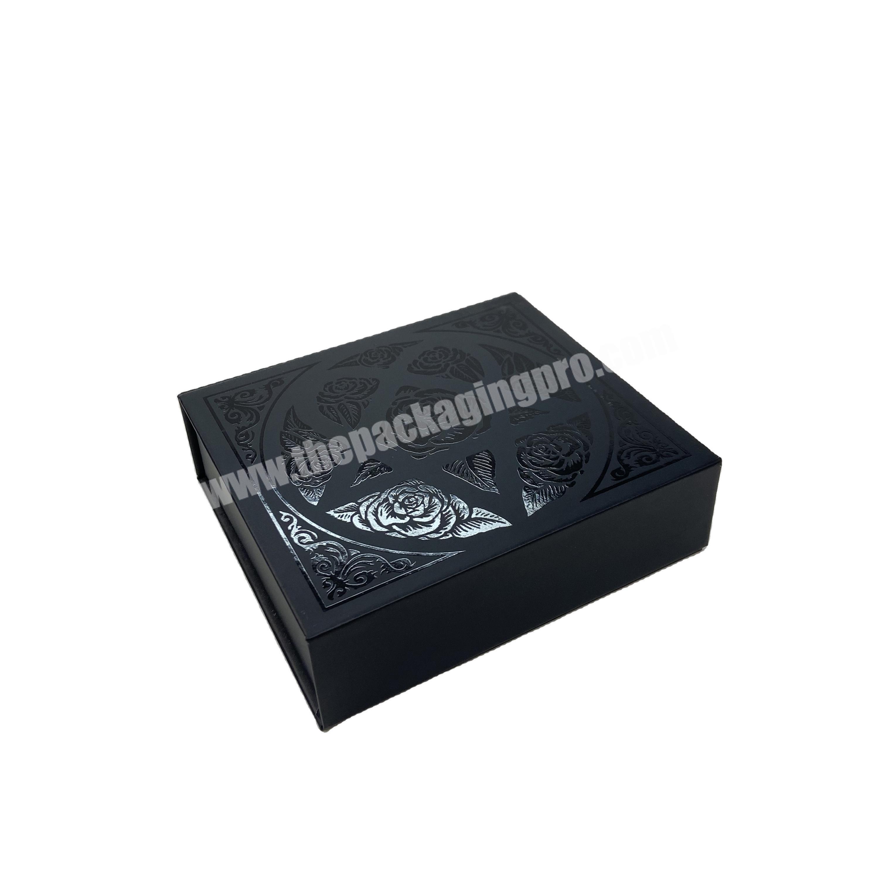 Custom UV Logo Luxury Cosmetic Packing Box Magnetic Gift Boxes  With Foam Inserts