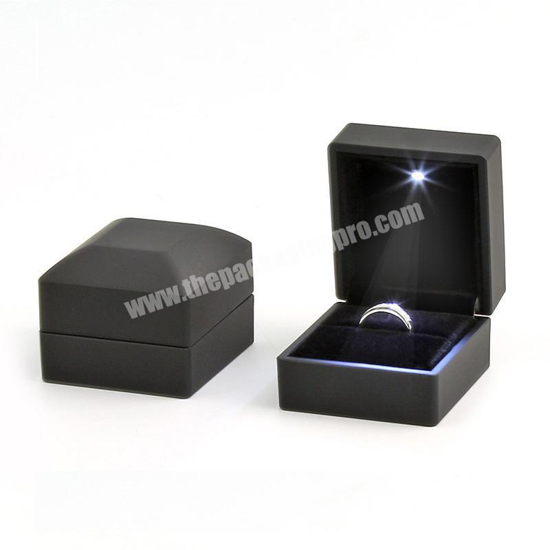 High quality retail plastic led light black ring box jewelry box