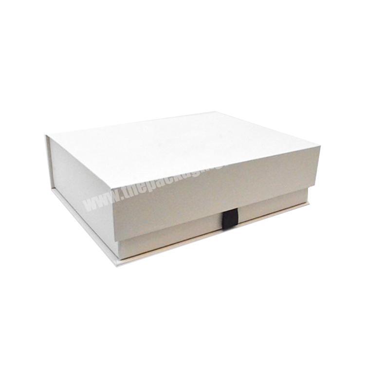 Hot Selling Printed Luxury Flap Packaging Cardboard Bespoke Magnetic Closure Gift Box