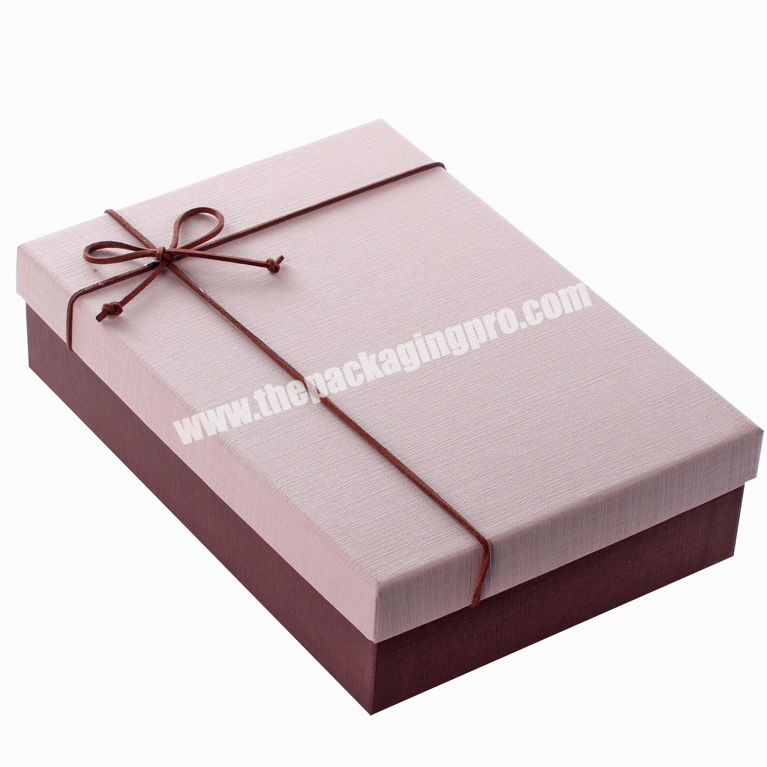 Small MOQ Luxury pink gift box packaging with elastic ribbon for clothing shoes packing