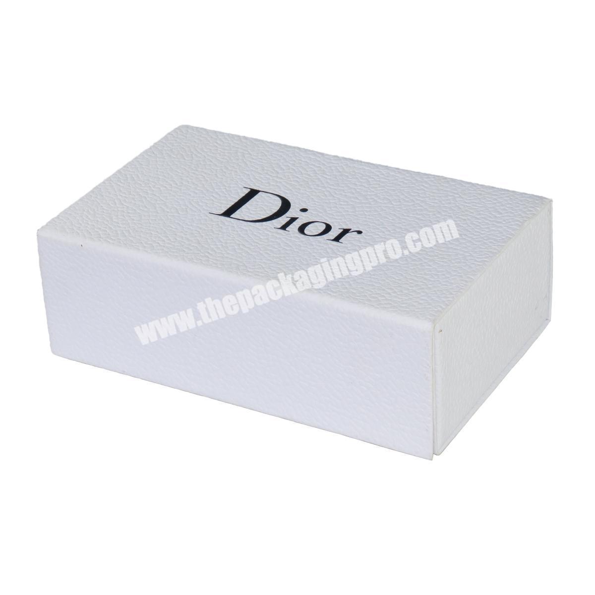 Custom Black embossed Logo Luxury Rigid Paper Cardboard Flap Lid Cosmetics Gift Magnetic Packaging Box