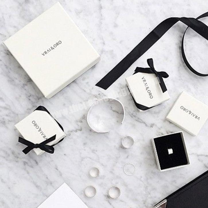 Custom printing Luxury White Jewellery Packaging Box with Ribbon Closure white sponge
