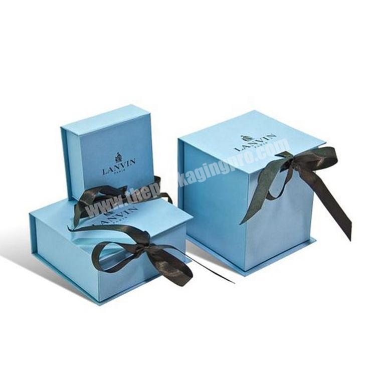 Luxury custom logo clothing cardboard paper flip top magnetic closure gift box ribbon gift box foldable magnetic box custom logo