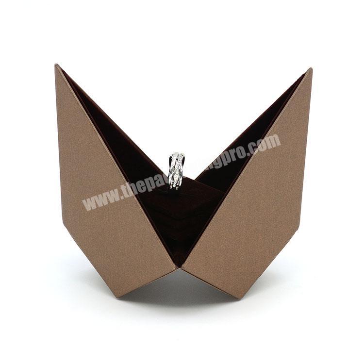 packaging solution Boutique Brown magnetic clamshell Sepcial Jewelry Paper Packaging Box For Ring wholesaler