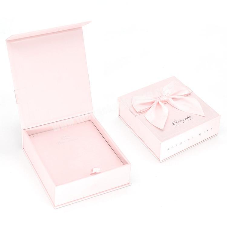 ALLICO Eco Friendly Magnetic Closure Jewelry Gift Box Necklaces Cardboard Packaging Box Rigid With Sponge