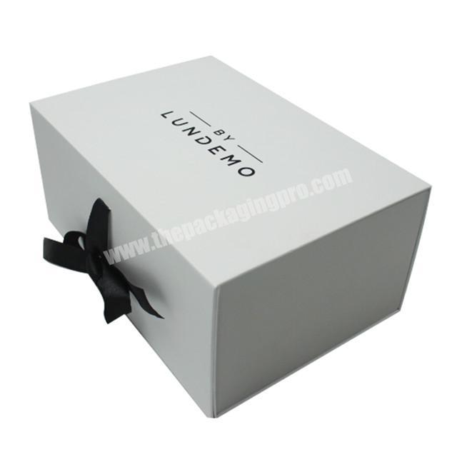 China Custom Logo Recycled Cardboard Packaging Magnetic Closure Black Foldable Paper Gift Boxes Wholesale