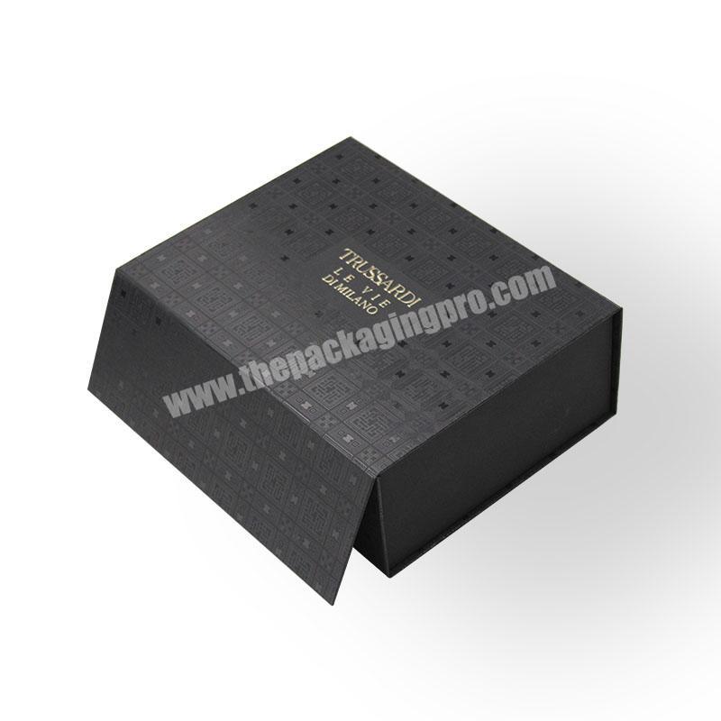 Clothing Packaging Box Black Rigid Cardboard Gift Box With Magnet Closing Foldable Box Custom Shinny Logo