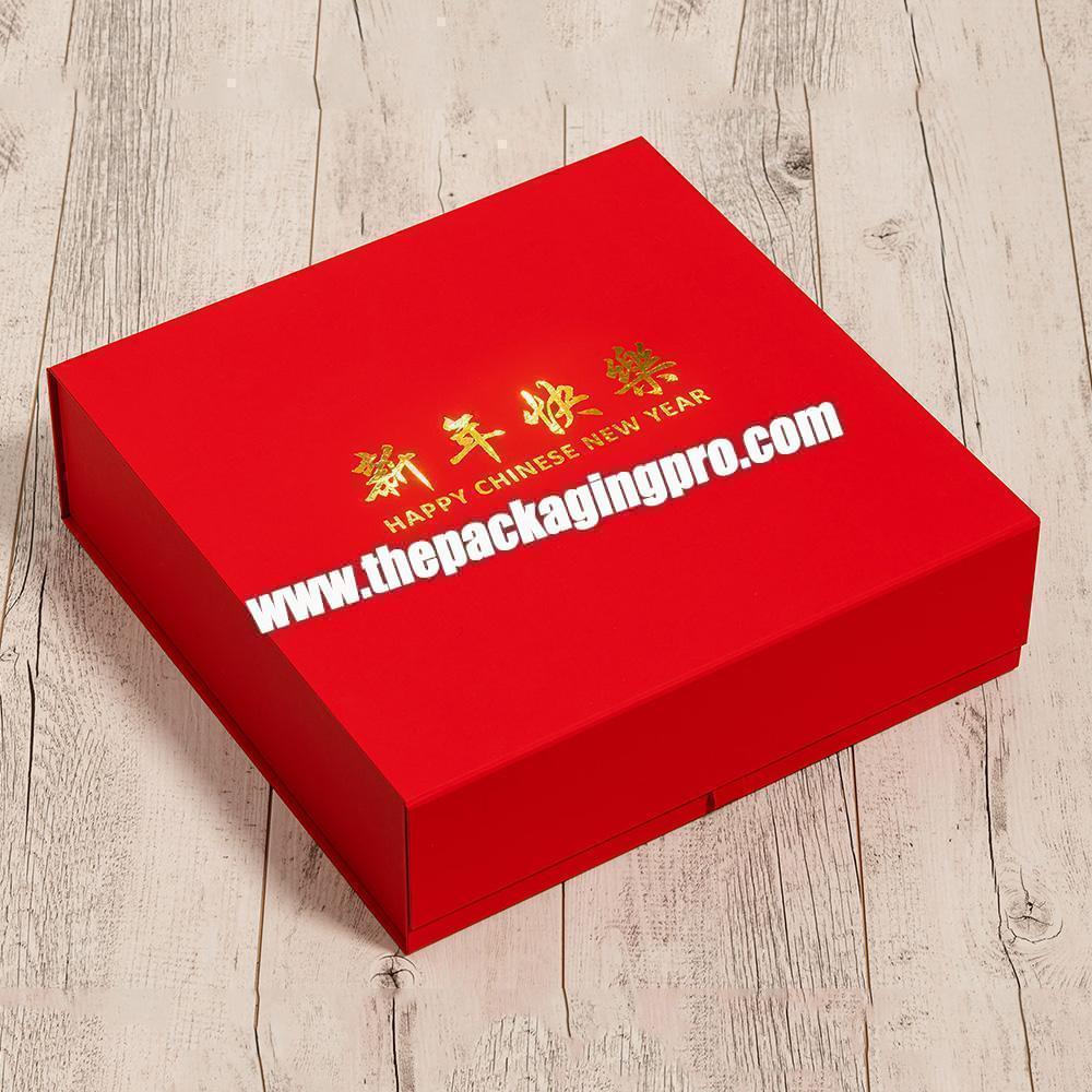Costom Logo Red Magnet Flip Rigid Cardboard Packaging Collapsible Gift Present Hamper Boxes
