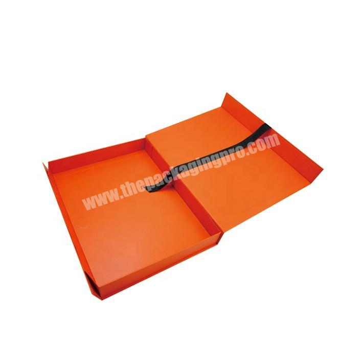 Custom Design Cardboard Magnetic Luxury Clothing Packaging Box