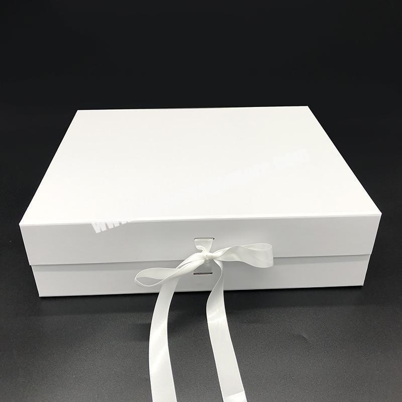 Print Cardboard Magnetic Lid Ribbon Gift Packing Small Paper Shoe Perfume Suitcase Rigid Folding White Packaging Box Custom Logo