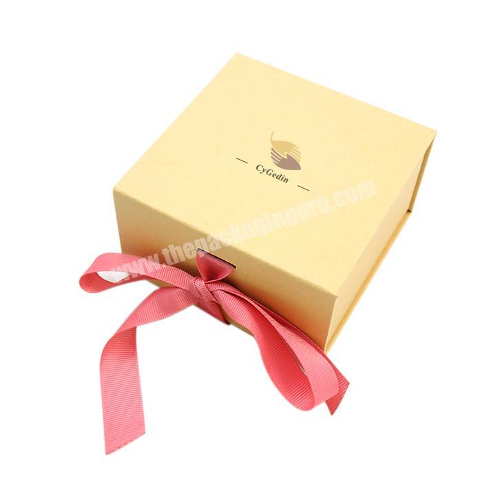 Custom Printing eco-friendly Kraft Paper Book Shaped Rigid Cardboard  Gift Box  Clamshell Magnetic Gift Box with ribbon