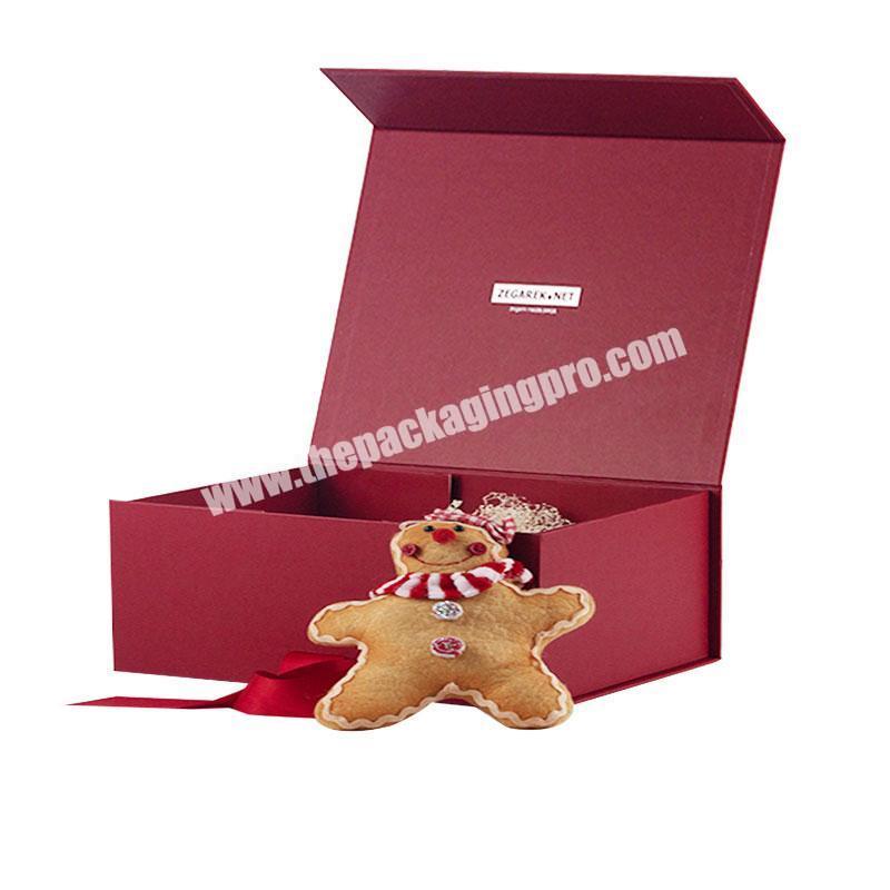 Wholesale paper red Christmas eve gift hamper present box packaging with ribbon