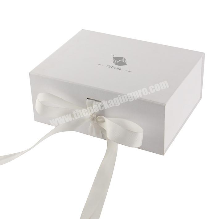 Custom luxury texture paper box white folding magnetic gift packaging box prime branded packing clothing packaging