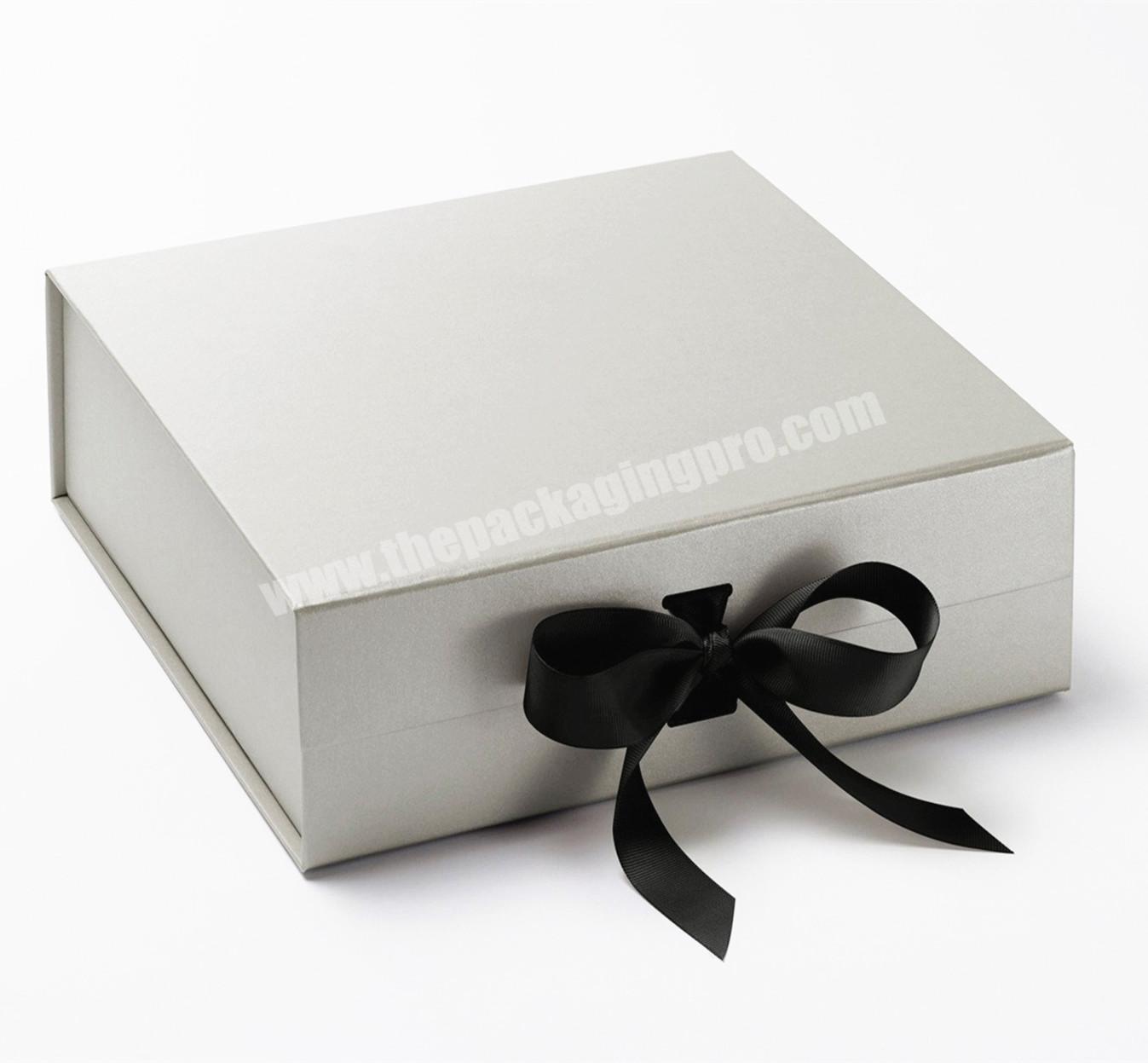 Custom paper brown kraft cardboard rigid magnetic foldable storage shoe clothes folding gift box with customise logo