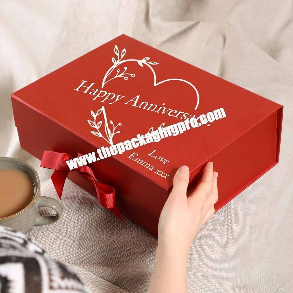 Customized Logo Luxury Red Cardboard Paper Packaging Magnetic Closure Folding Rigid Hamper Gift Box