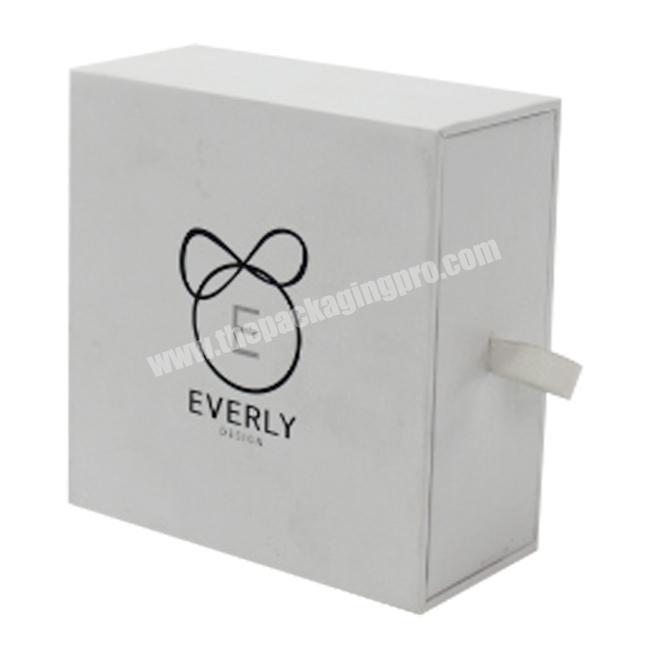 Fashion Gem Packaging Custom Imprinting Gem Display Jewelry Box